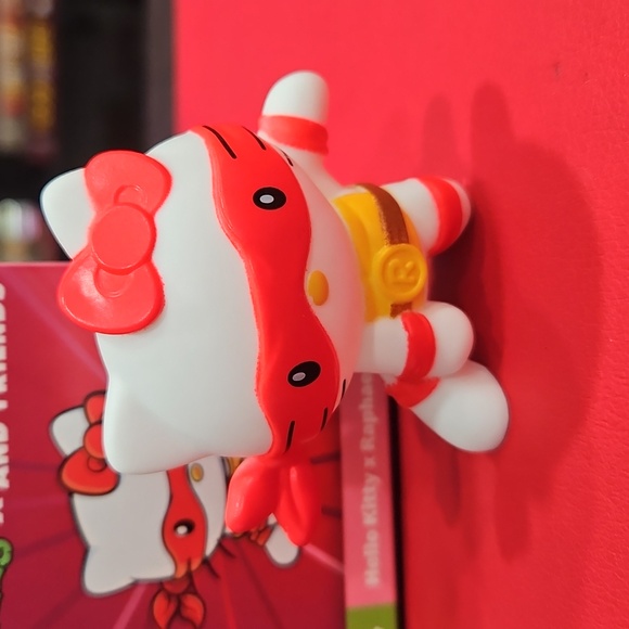 TMNT X RAPHAEL (White) - Picture 1 of 6